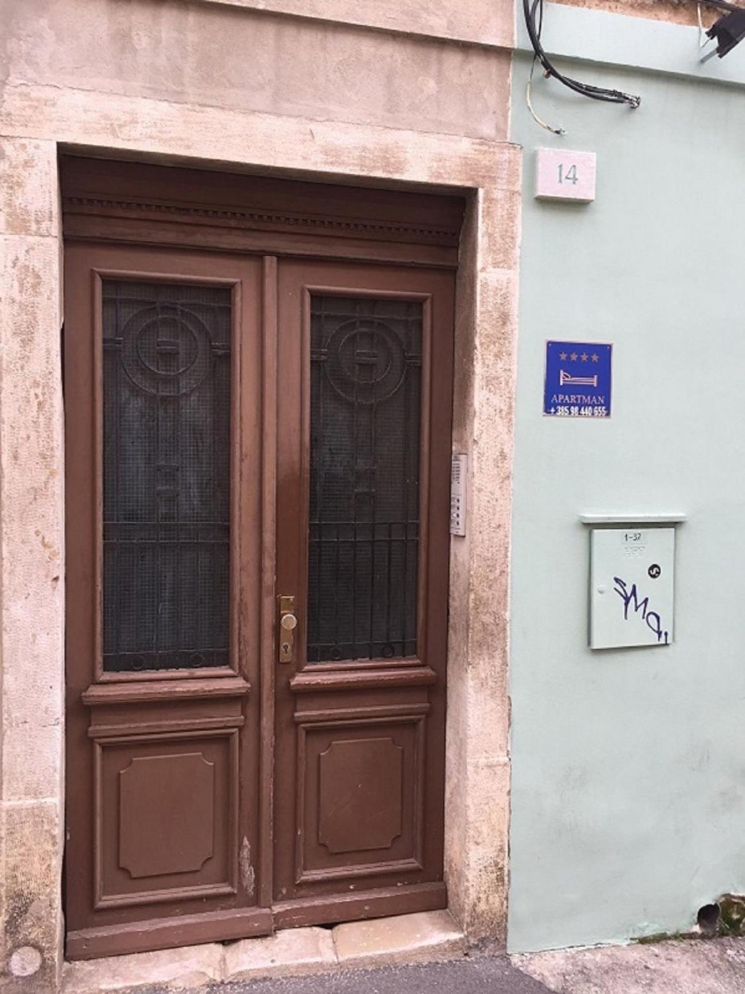 Center Apartment Lori Pula Exterior photo